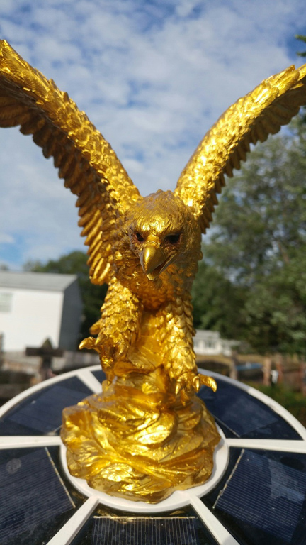 Eagle-on-Approach-Gold-Flagpole-Topper