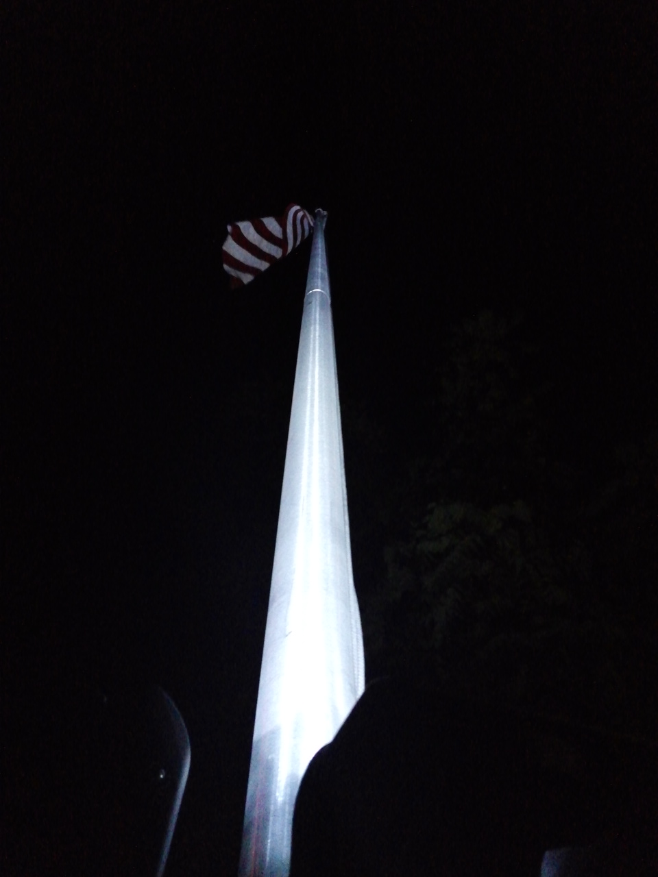 PolePal Extreme Lighting up Flagpole at night